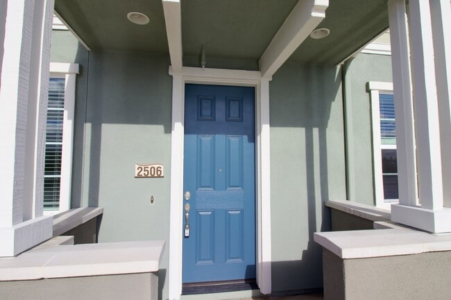 Building Photo - 656 Sea Anchor Dr