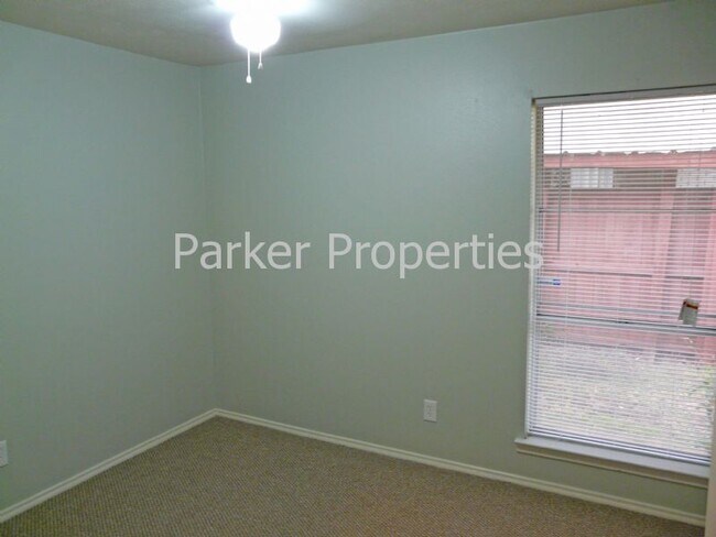 Building Photo - 4025 Ovid Ave
