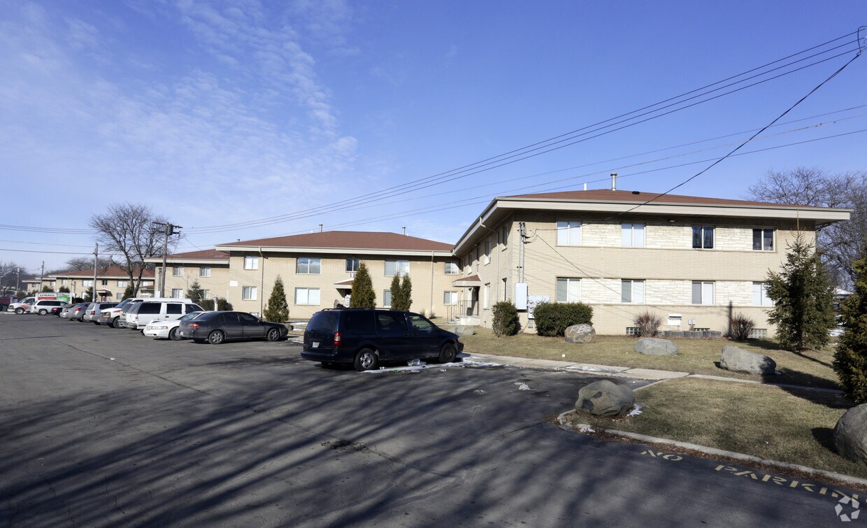 Foto principal - Carmen Court Apartments