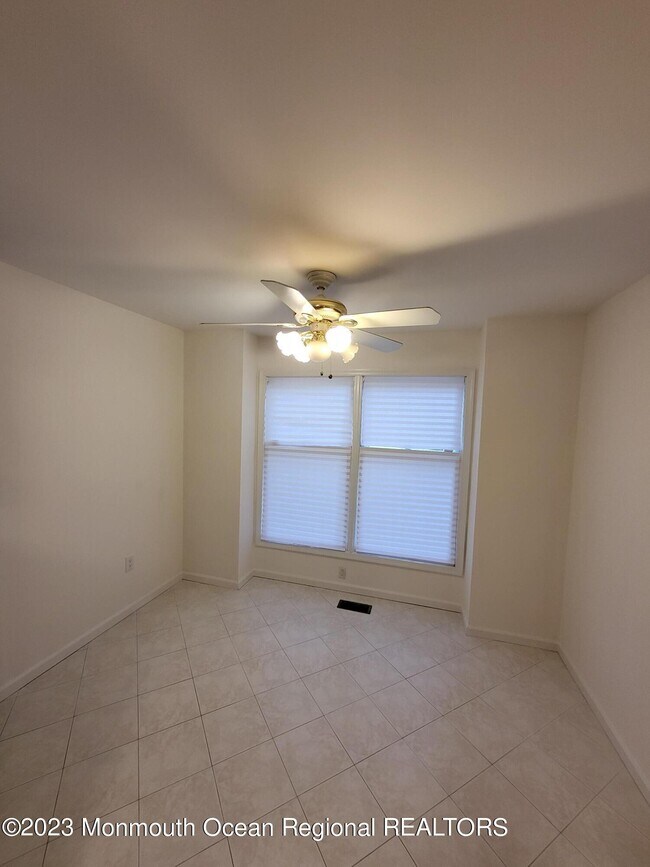 Building Photo - 154 Northampton Dr