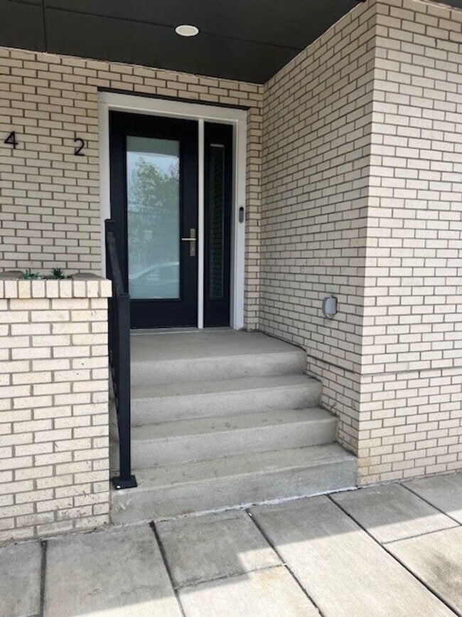 Foto del edificio - Luxury Downtown Condo with Rooftop Patio a...