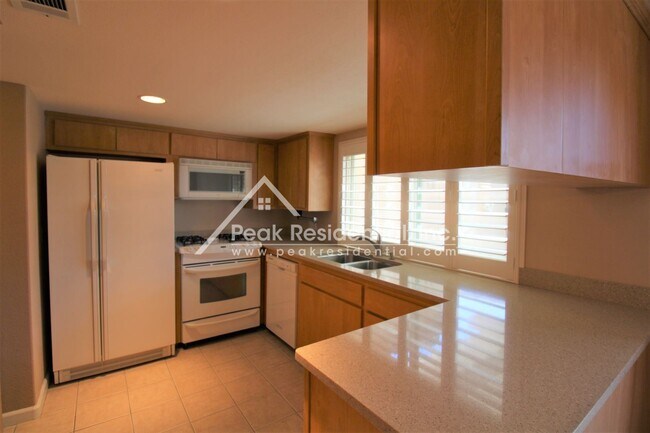 Building Photo - 2 br, 2.5 bath House - 6208 Via Casitas