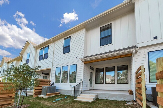 Foto del edificio - Brand New Townhome in Bella Vista!!!!