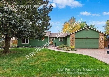 Foto principal - Spacious 4 Bed 3 Boise Home w/Attached Gar...