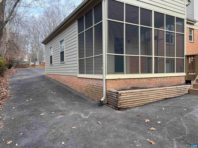 Building Photo - 524 Nottingham Rd