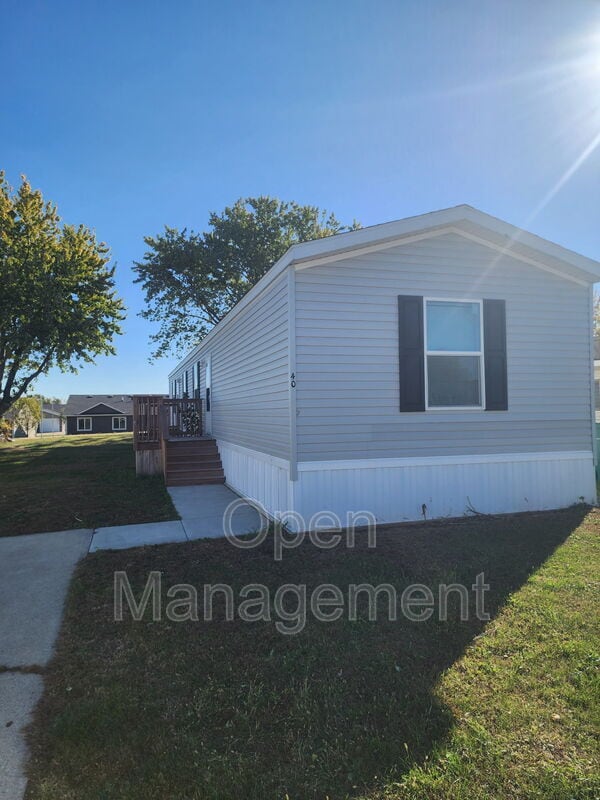 Building Photo - 511 E 1st St