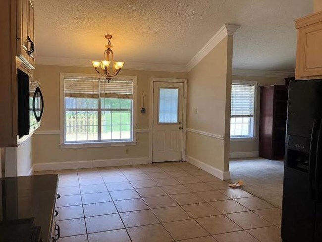 Building Photo - 4 bedroom in Valdosta GA 31605
