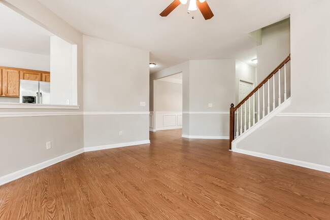 Foto del edificio - 439 Heathcliff Ct