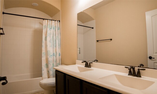 Foto del edificio - 4702 Preserve Park Dr