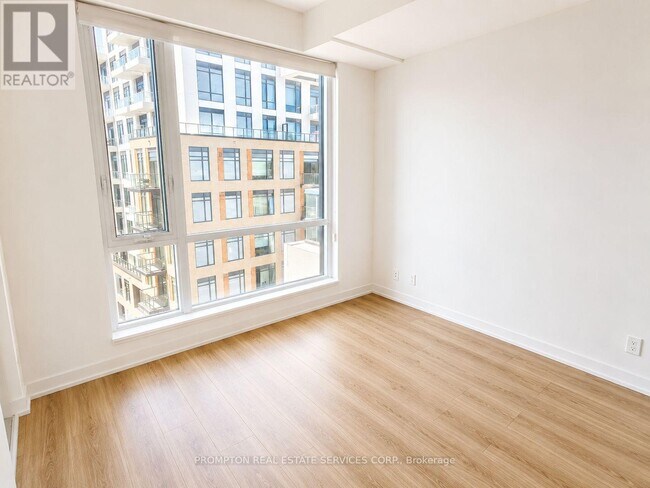 Photo du bâtiment - 7950 Bathurst St