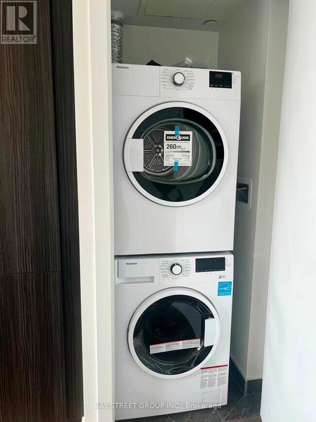 Building Photo - 252 Church St