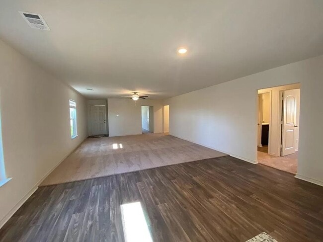 Building Photo - 513 Fox Glen Cv