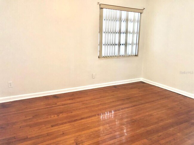 Foto del edificio - 1310 W Woodlawn Ave