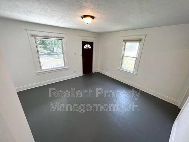 Building Photo - 407 Hawthorne Ave