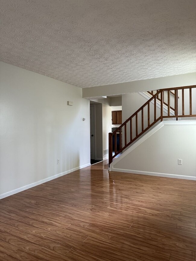 Foto del edificio - 3 Bedroom 2.5 Bath Townhome available in U...