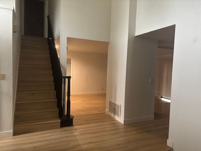 Foto del edificio - Beautiful Fair Oaks 4/2!  BIG HOUSE  **See details below for viewings**