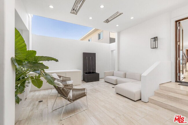 Foto del edificio - 21848 E Pacific Coast Hwy