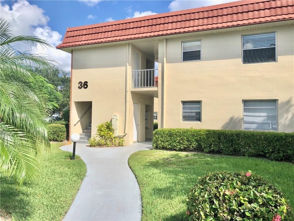 Primary Photo - 2/2 Annual in 55+ Community Available OCT ...