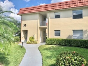 Building Photo - 36 Pine Arbor Ln