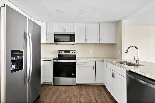 Building Photo - 632 Marina Point Dr