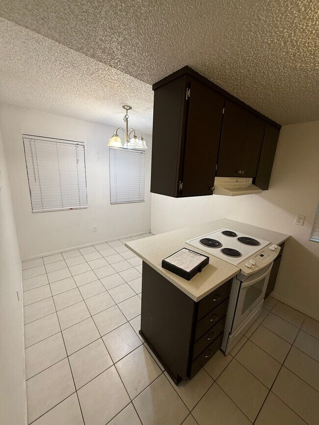 Foto del edificio - 2824 I St