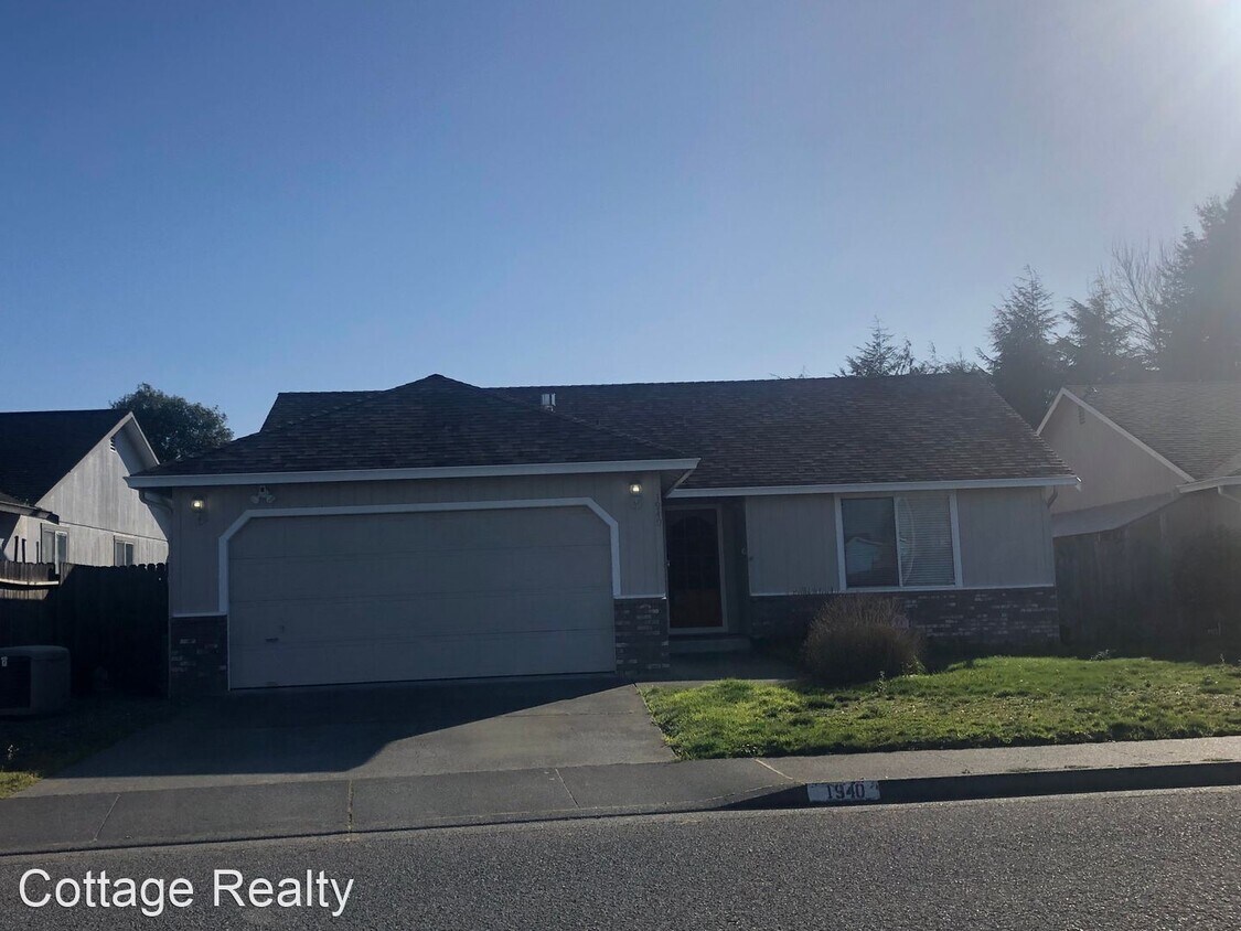 Foto principal - 3 br, 2 bath House - 1940 Heartwood