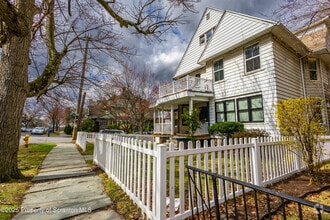 Building Photo - 601 Clay Ave