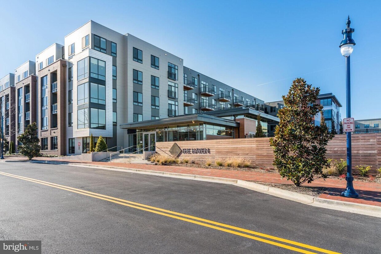 145 Riverhaven Dr Unit 109, Oxon Hill, MD 20745 Room for Rent in Oxon Hill, MD