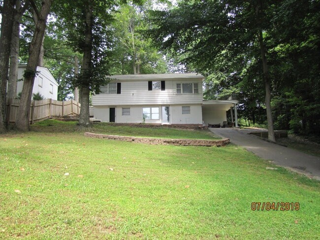 Foto del edificio - Spacious 5 Bedroom Home with Spectacular L...