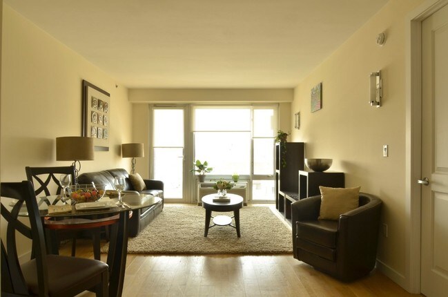 Foto del edificio - 8655 Broadway