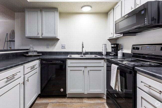 Interior Photo - AYA ABQ