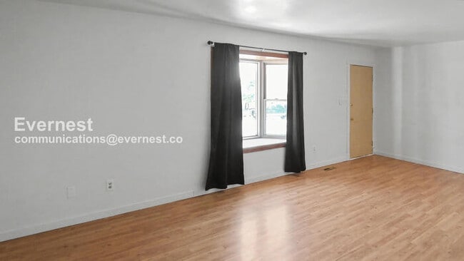 Foto del edificio - 2115 Diana Dr