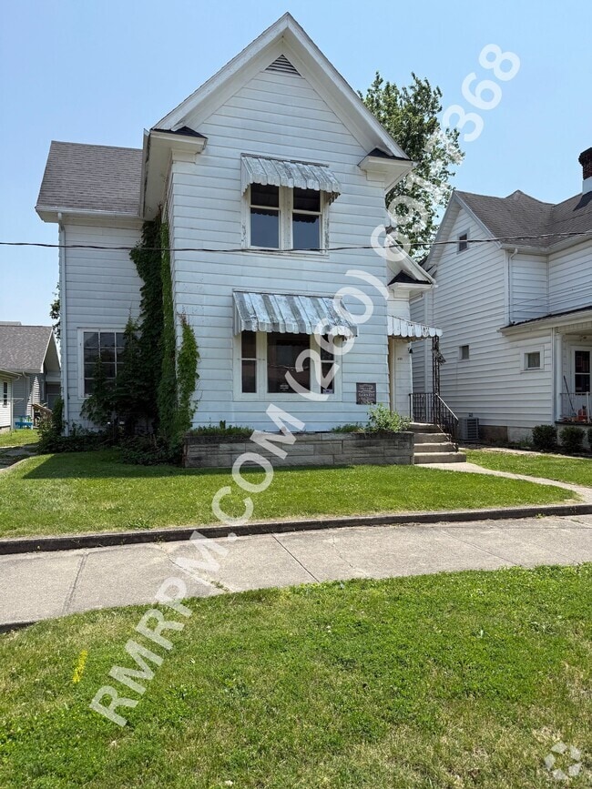 Building Photo - 335 Washington St