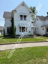 Building Photo - 335 Washington St