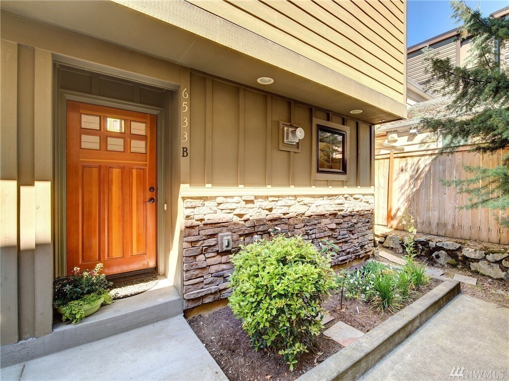 Photo - 6533 35th Ave NE (Seattle, WA)