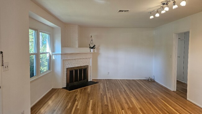 Foto del edificio - 6718 Murietta Ave