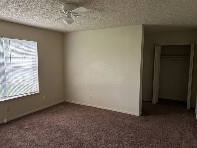 Building Photo - 2103 Omega Cir