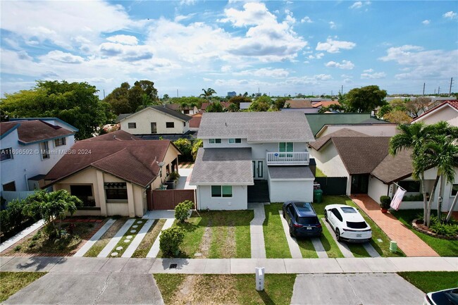 Foto del edificio - 560 SW 89th Ct