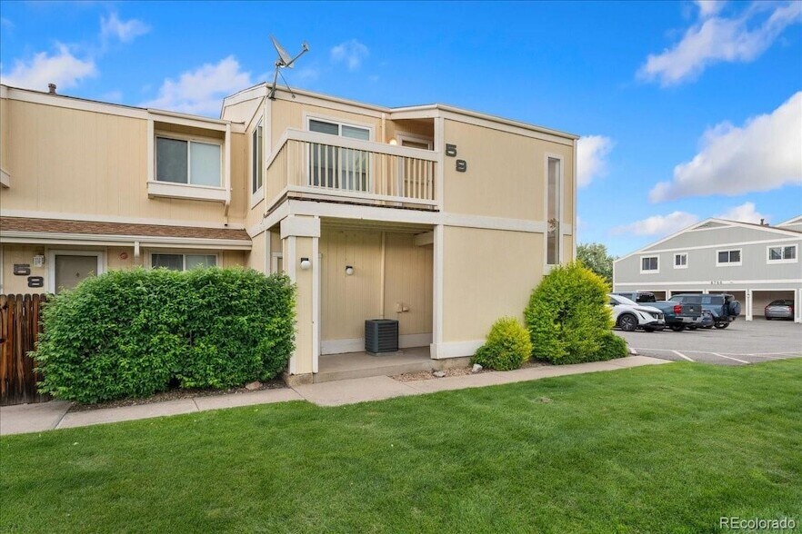 Foto principal - 8770 Chase Dr
