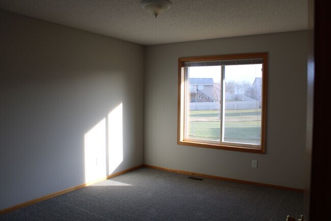 Foto del edificio - Charming 2BR/2BA Townhome in Prime Location