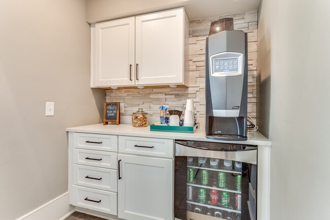 Leasing Office - Crowne at Cary Park