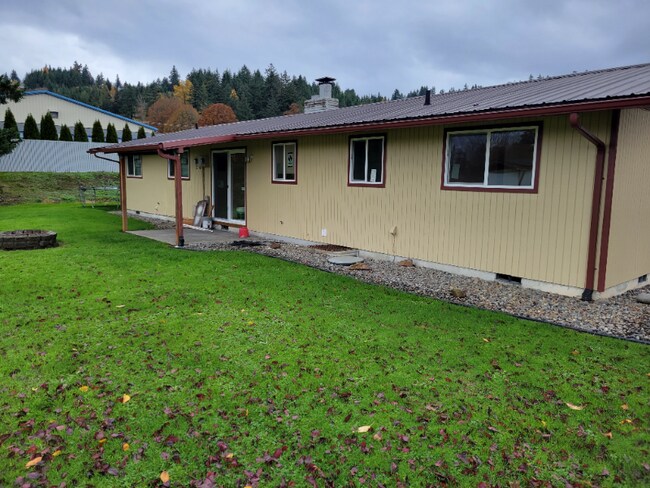 Building Photo - 2160 SW Olympic Dr