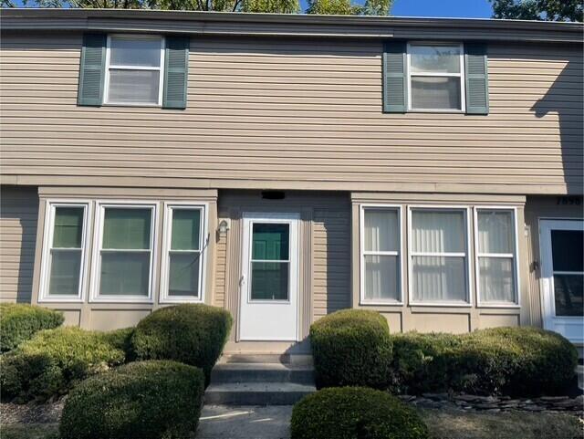 Foto principal - 7900 Barkwood Dr