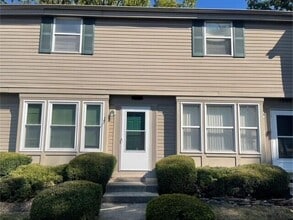 Building Photo - 7900 Barkwood Dr