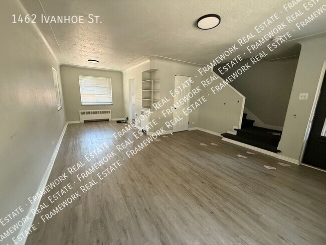 Building Photo - 1462 Ivanhoe St