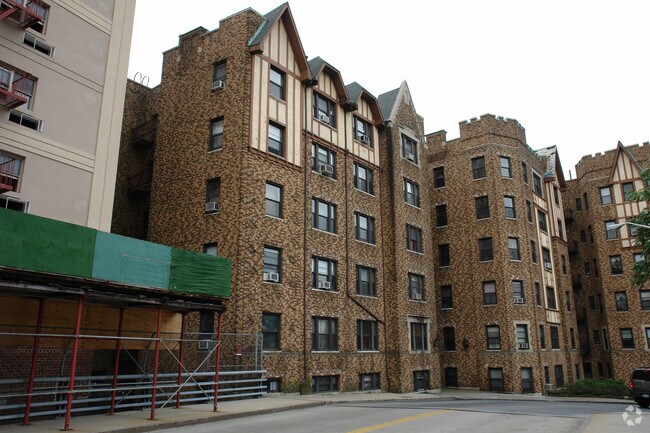 Foto del edificio - 82-90 Caryl Ave