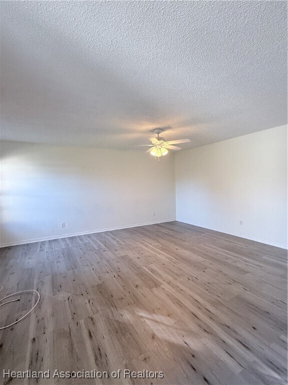 Building Photo - 762 W Carey Ln