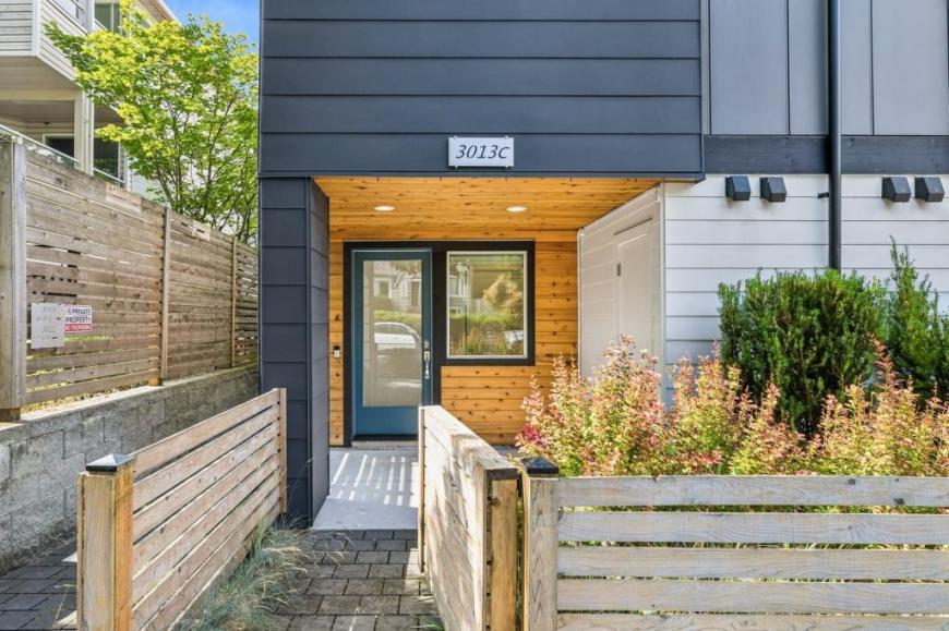 Foto principal - 2 bedroom in Seattle WA 98125