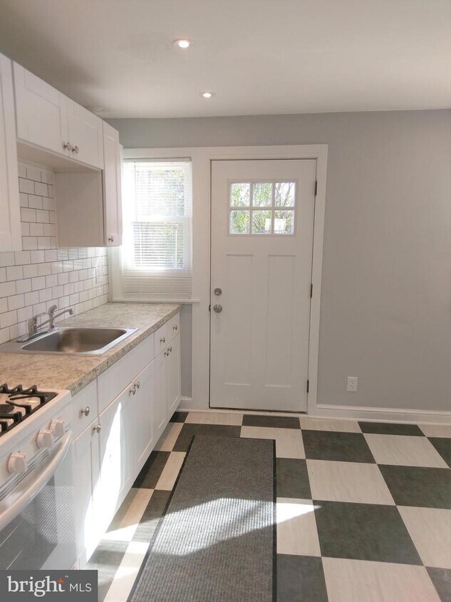 Foto principal - 349 Delaware Cir