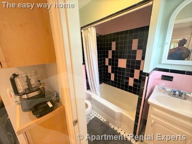 Building Photo - Porter Sq 2 BR, 2 Full Baths - Laundry in ...